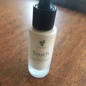 Younique touch mineral foundation